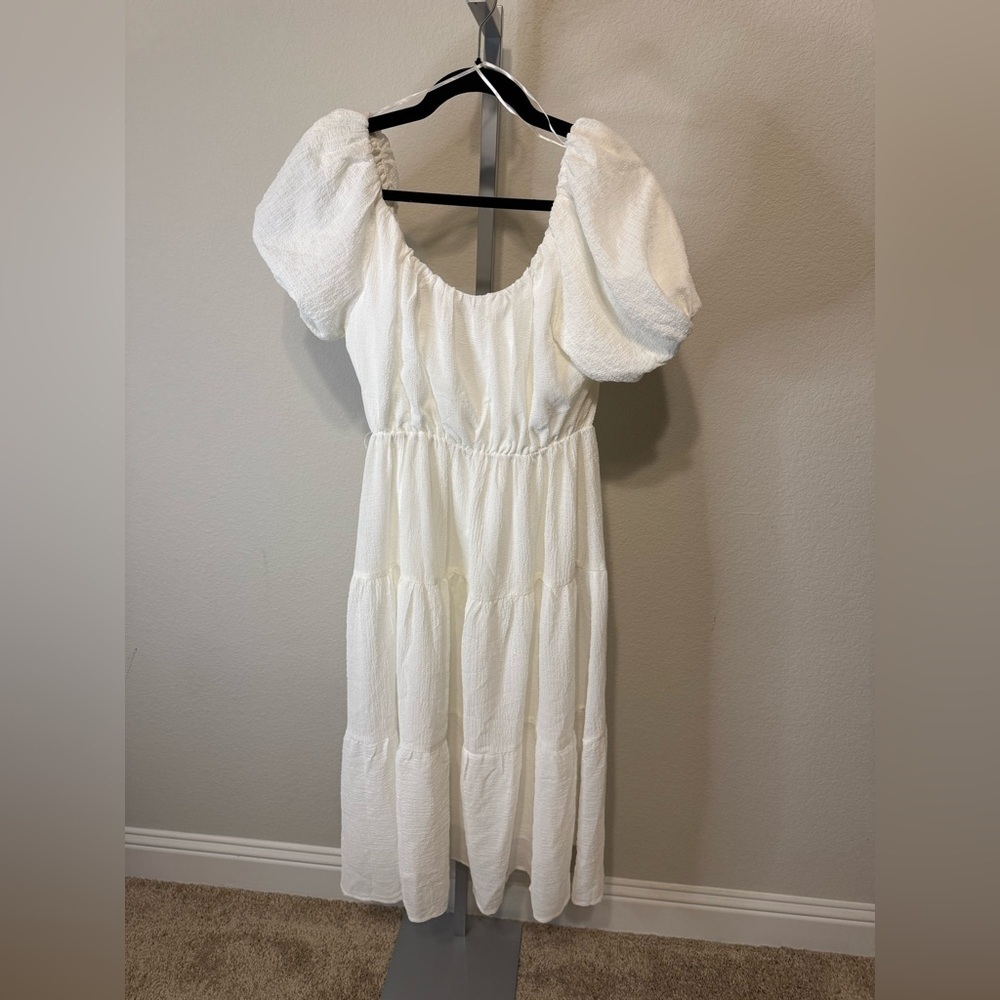 ASTR Smocked Tiered Midi Dress NWOT - Picture 2 of 4